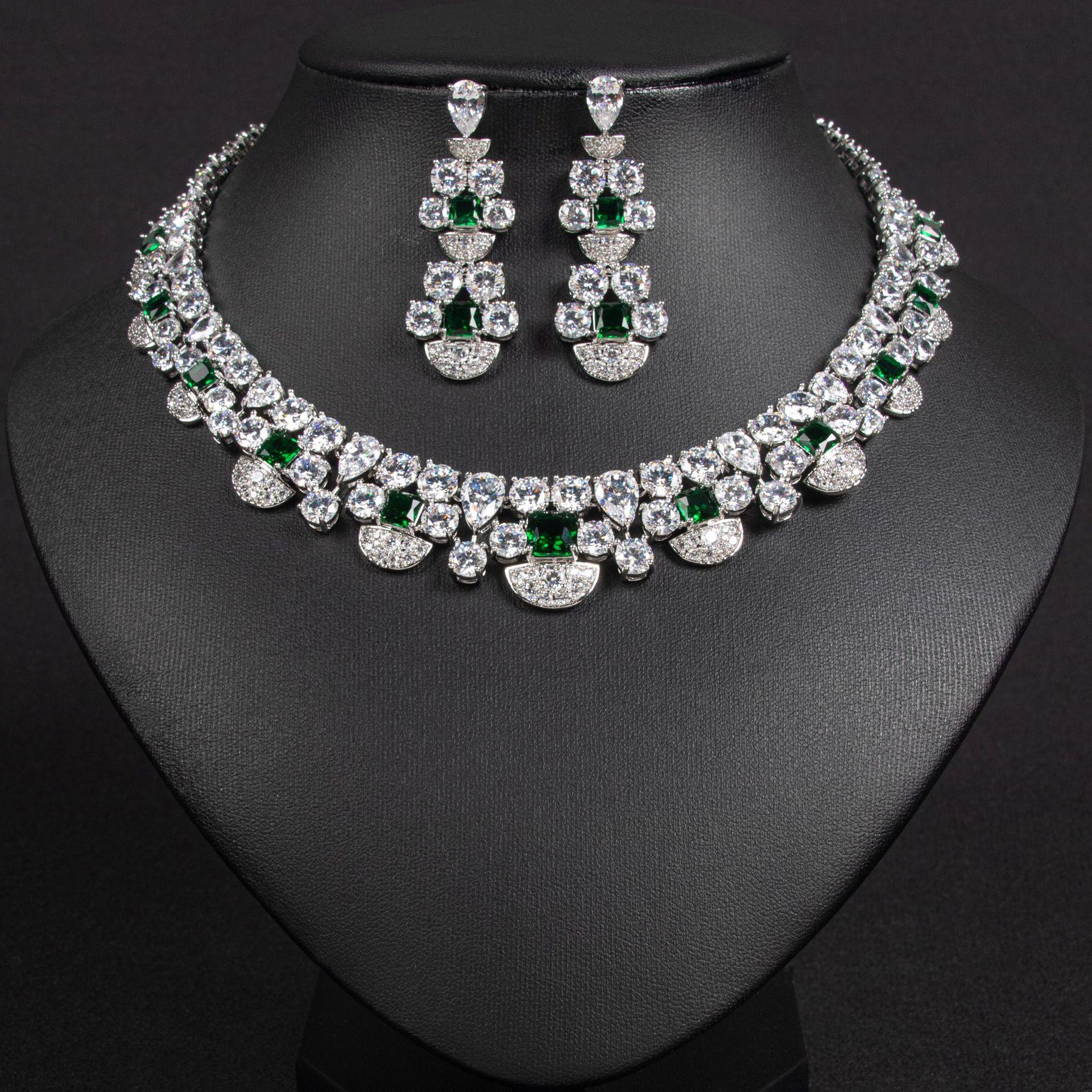 Women s Light Luxury Design Geometric Zircon Pendant Necklace Earring Set Fashionable And Versatile Niche Design Sense Set
Women s Light Luxury Design Geometric Zircon Pendant Necklace Earring Set Fashionable And Versatile Niche Design Sense Set