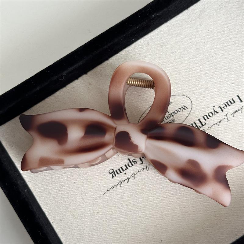 Designer 3D Large Bow Claw Clip for Thick Hair
Designer 3D Large Bow Claw Clip for Thick Hair