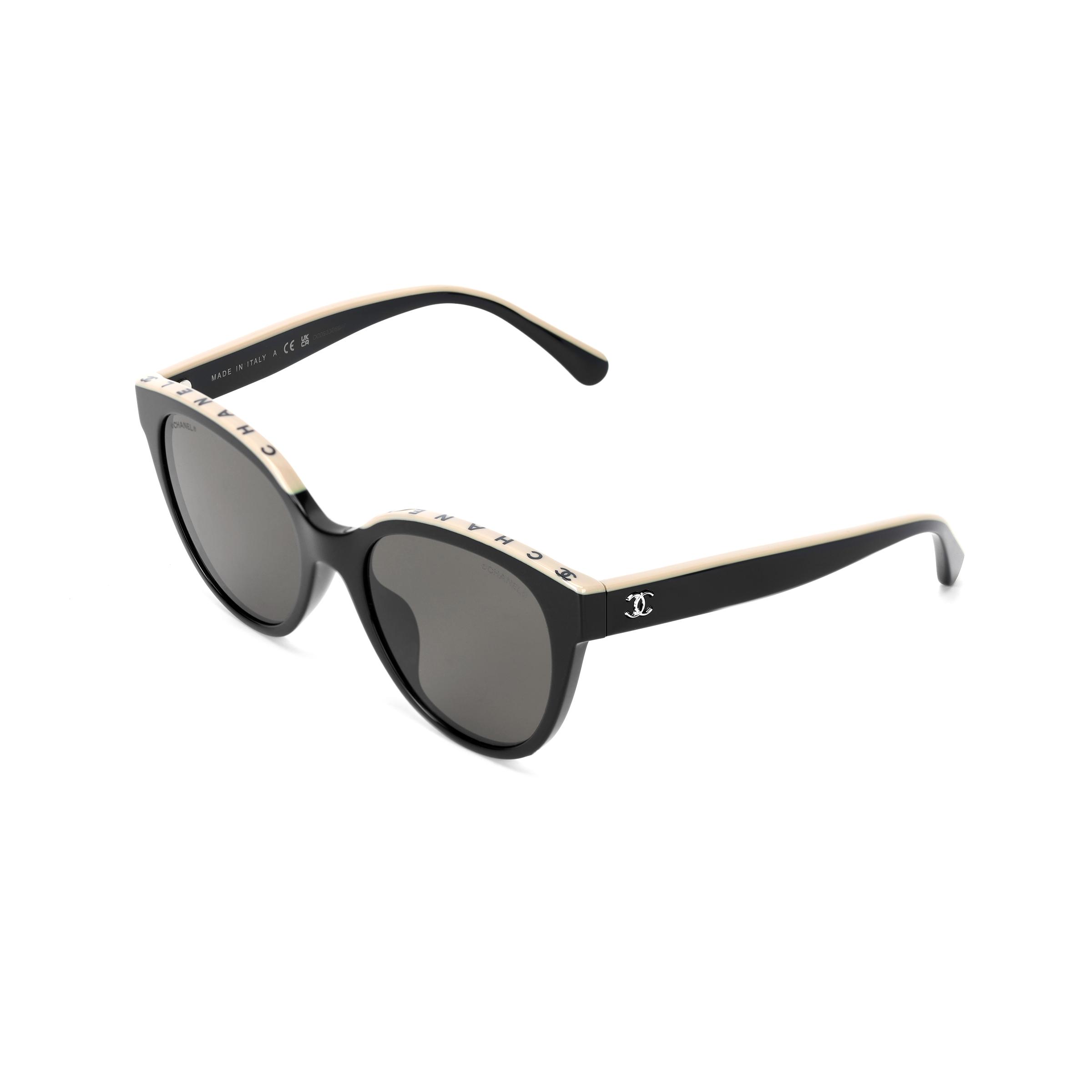 Chanel Logo Butterfly Sunglasses Unisex sunglasses Black CH5414A-C534/3 54,Black
Chanel Logo Butterfly Sunglasses Unisex sunglasses Black CH5414A-C534/3 54,Black