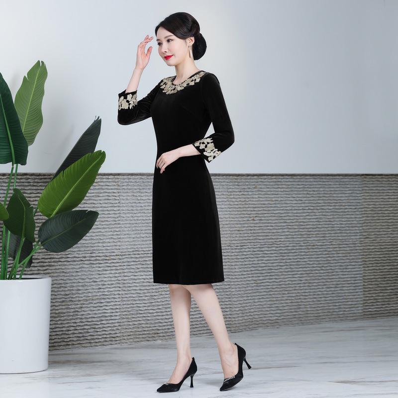 Elegant Velvet Round Neck Dress for Middle-aged & Elderly Women - Mid-length Autumn Wedding Toast Attire 4XL
Elegant Velvet Round Neck Dress for Middle-aged & Elderly Women - Mid-length Autumn Wedding Toast Attire 4XL