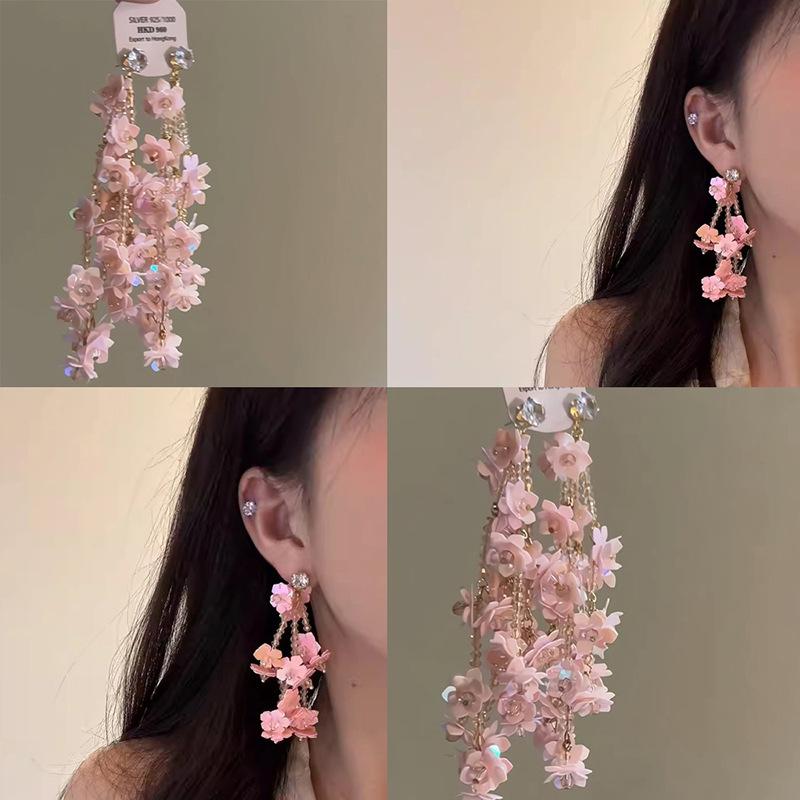 Zircon sequined flower fringed earrings super fairy pink sweet girl heart earrings spring and summer vacation style earrings
Zircon sequined flower fringed earrings super fairy pink sweet girl heart earrings spring and summer vacation style earrings