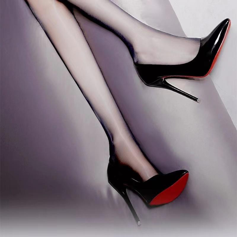 Fashion pointed women s shoes European sexy nightclub slim high heels red bottom women s wedding stiletto shoes large size 36
Fashion pointed women s shoes European sexy nightclub slim high heels red bottom women s wedding stiletto shoes large size 36