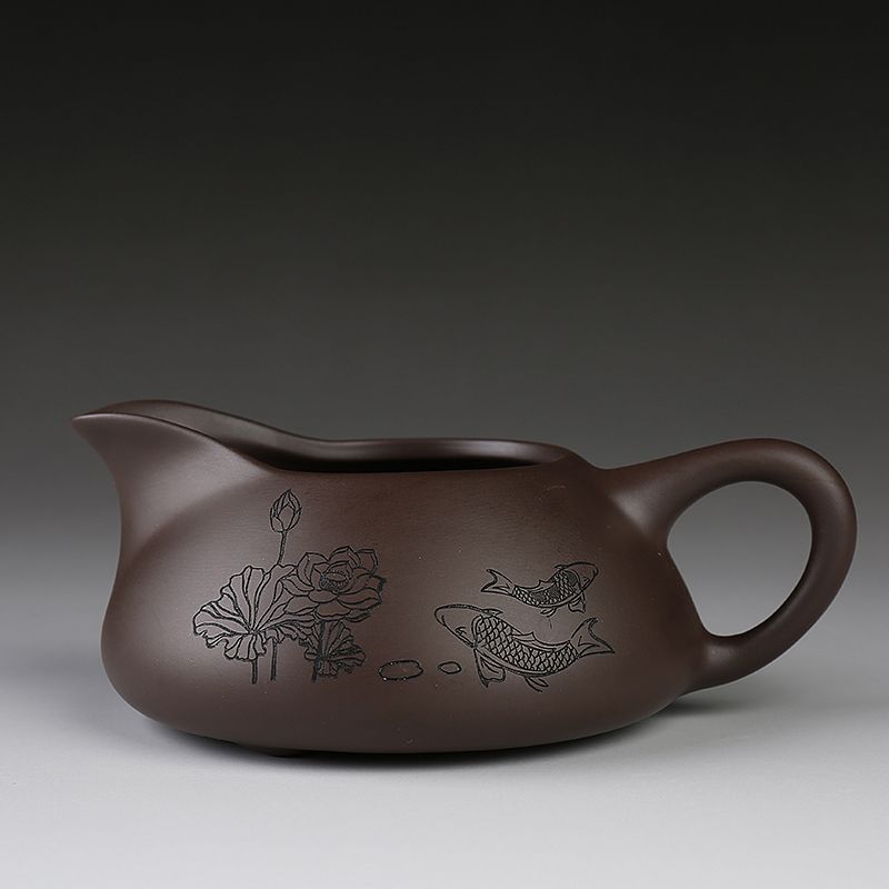 Purple Clay Fair Cup Carving Small Fish Stone Ladle Pot Chinese Tea Dispenser Household Tea Ceremony Accessories Teaware 140ml
Purple Clay Fair Cup Carving Small Fish Stone Ladle Pot Chinese Tea Dispenser Household Tea Ceremony Accessories Teaware 140ml