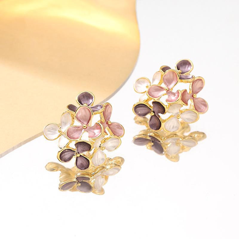 Sweet temperament small fresh drop glaze hollow flower leaf stud earrings light luxury niche high-end fairy earrings розовый
Sweet temperament small fresh drop glaze hollow flower leaf stud earrings light luxury niche high-end fairy earrings розовый