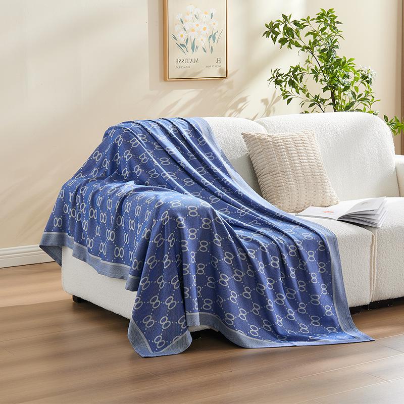 G5Z8 Lucky Travel Blanket: Versatile Comfort for Airplanes, Office Naps, and More 800g/185x135cm
G5Z8 Lucky Travel Blanket: Versatile Comfort for Airplanes, Office Naps, and More 800g/185x135cm