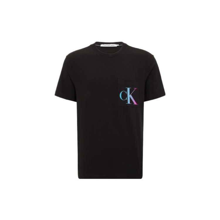Calvin Klein Дышащая футболка с коротким рукавом с градиентным буквенным принтом, мужские топы, черный J321660-BEH
Calvin Klein Дышащая футболка с коротким рукавом с градиентным буквенным принтом, мужские топы, черный J321660-BEH