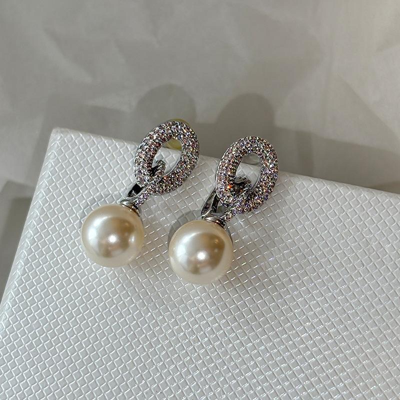 S sterling silver needle ring pearl earrings women s light luxury niche high-end full diamond stud earrings fashion temperament ear jewelry
S sterling silver needle ring pearl earrings women s light luxury niche high-end full diamond stud earrings fashion temperament ear jewelry