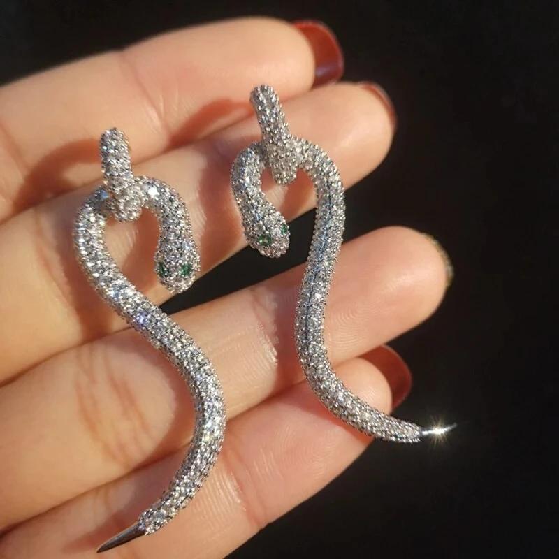 CAOSHI Punk Style Snake Shape Earrings for Women Luxury Brilliant Cubic Zirconia Jewelry for Party Gorgeous Accessories Gift
CAOSHI Punk Style Snake Shape Earrings for Women Luxury Brilliant Cubic Zirconia Jewelry for Party Gorgeous Accessories Gift