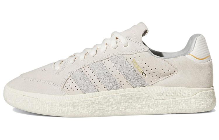 Adidas Tyshawn Low Chalk White HQ2006 36⅔
Adidas Tyshawn Low Chalk White HQ2006 36⅔