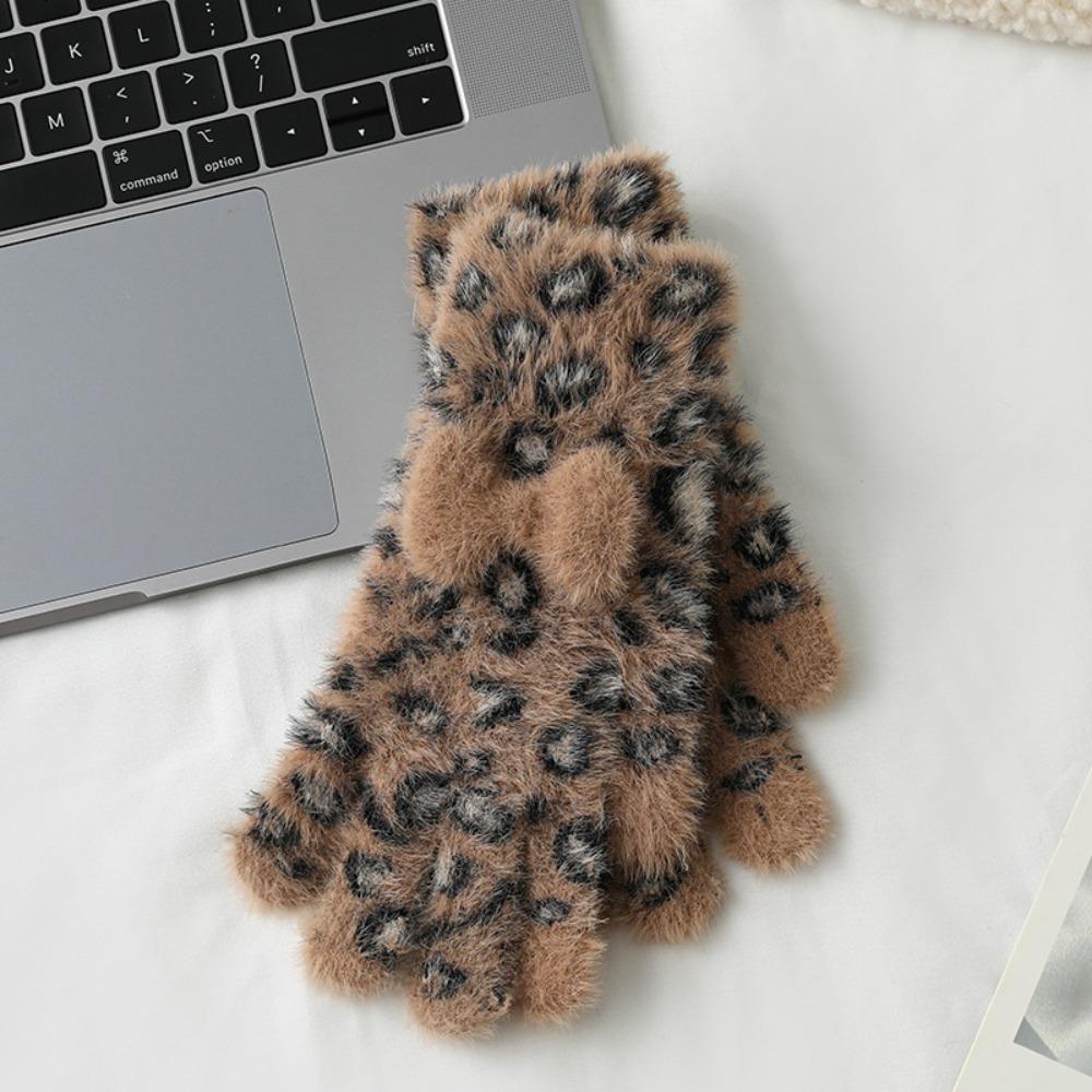 Перчатки с бантом с леопардовым принтом Сохраняющие тепло, Защищающие от холода, Модные перчатки с пятью пальцами Женские кофейный
Перчатки с бантом с леопардовым принтом Сохраняющие тепло, Защищающие от холода, Модные перчатки с пятью пальцами Женские кофейный