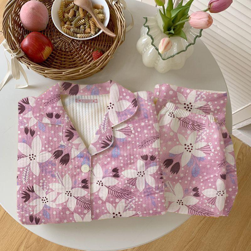 Жіночий Потовщений Теплий Піжамний Комплект Осінь Зима Бавовняна Підкладка Довгий Рукав Принтований Кардиган Домашній Одяг Комплект з Двох Предметів 2XL
Жіночий Потовщений Теплий Піжамний Комплект Осінь Зима Бавовняна Підкладка Довгий Рукав Принтований Кардиган Домашній Одяг Комплект з Двох Предметів 2XL