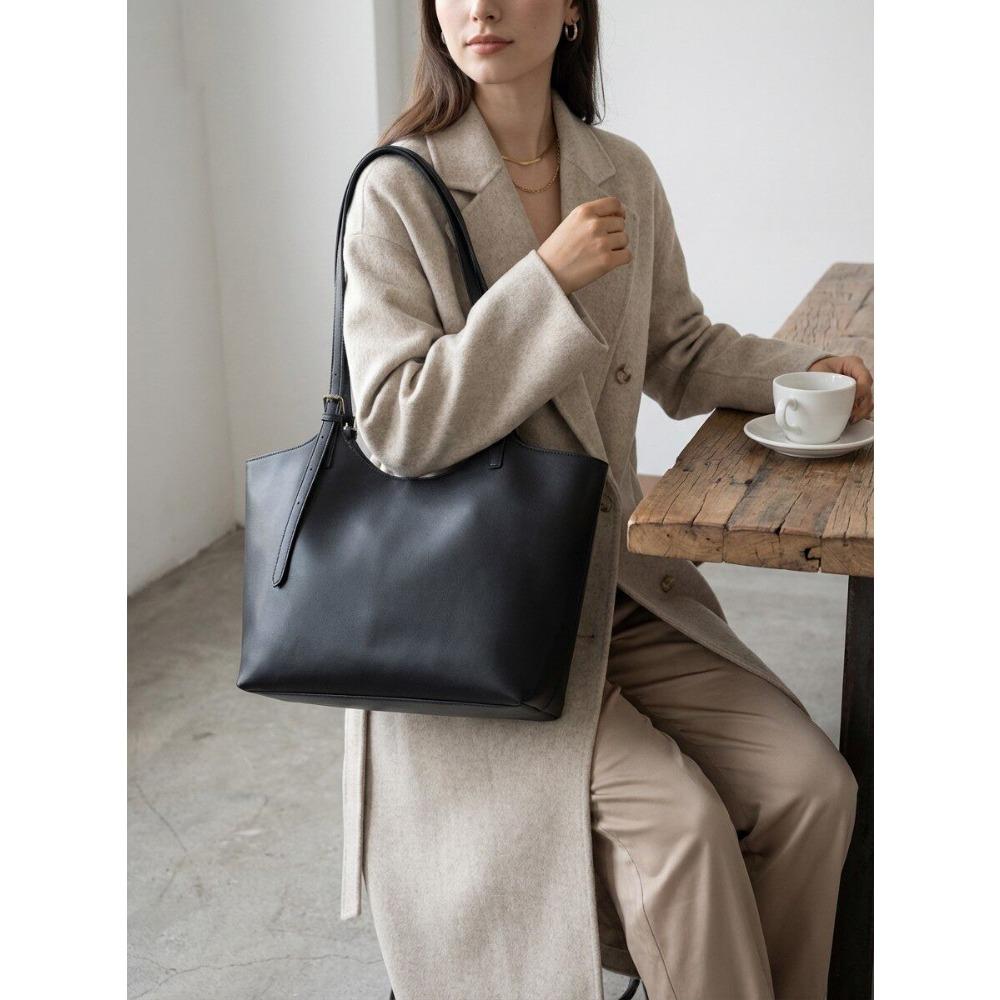 Leather Women s Bag, Diagonal Cross Bag, Summer Tote Bag, Cowhide Tote Bag, Work Commuting Shoulder Bag, Women s Large Capacity чорний
Leather Women s Bag, Diagonal Cross Bag, Summer Tote Bag, Cowhide Tote Bag, Work Commuting Shoulder Bag, Women s Large Capacity чорний