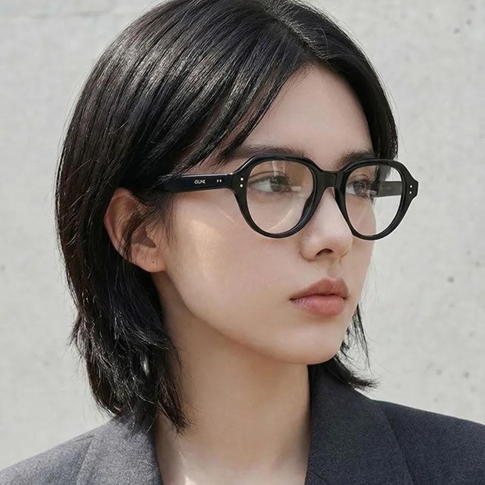 Celine Eyeglass Frames CL50145I 001 Black Horn-rimmed Round for Men and Women
Celine Eyeglass Frames CL50145I 001 Black Horn-rimmed Round for Men and Women