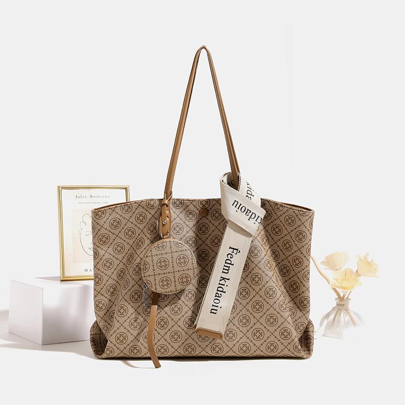 Autumn And Winter Bags, Large-Capacity Commuter Bags, Women S Niche Design, Tote Bags, Shoulder Bags. хаки
Autumn And Winter Bags, Large-Capacity Commuter Bags, Women S Niche Design, Tote Bags, Shoulder Bags. хаки