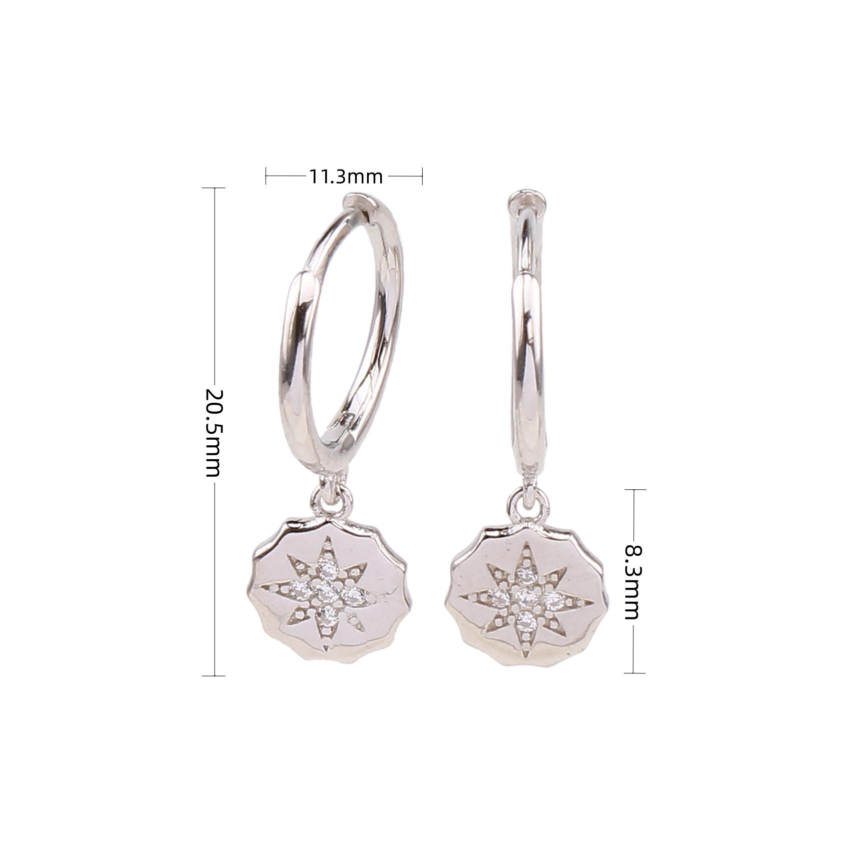 Серьги-каффы в европейском и американском стиле из стерлингового серебра S925 в виде восьмиконечных звезд с микро-паве из камней - универсальные, модные каффы высокого класса. 925 silver
Серьги-каффы в европейском и американском стиле из стерлингового серебра S925 в виде восьмиконечных звезд с микро-паве из камней - универсальные, модные каффы высокого класса. 925 silver