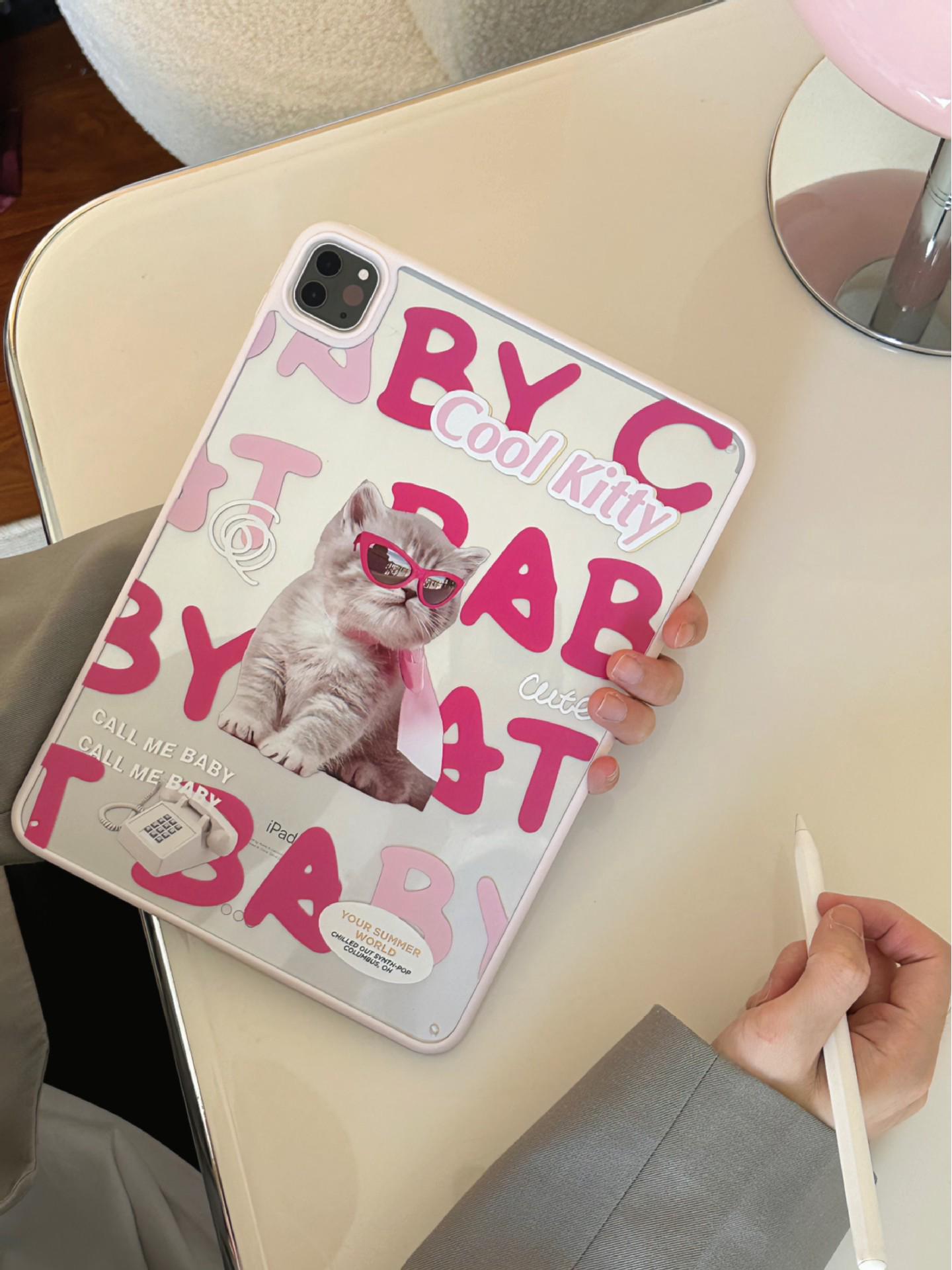 Acrylic Hot Pink Cat Sunglasses iPad Air 5 Tablet Case iPad 10th Gen (10.9-inch)
Acrylic Hot Pink Cat Sunglasses iPad Air 5 Tablet Case iPad 10th Gen (10.9-inch)