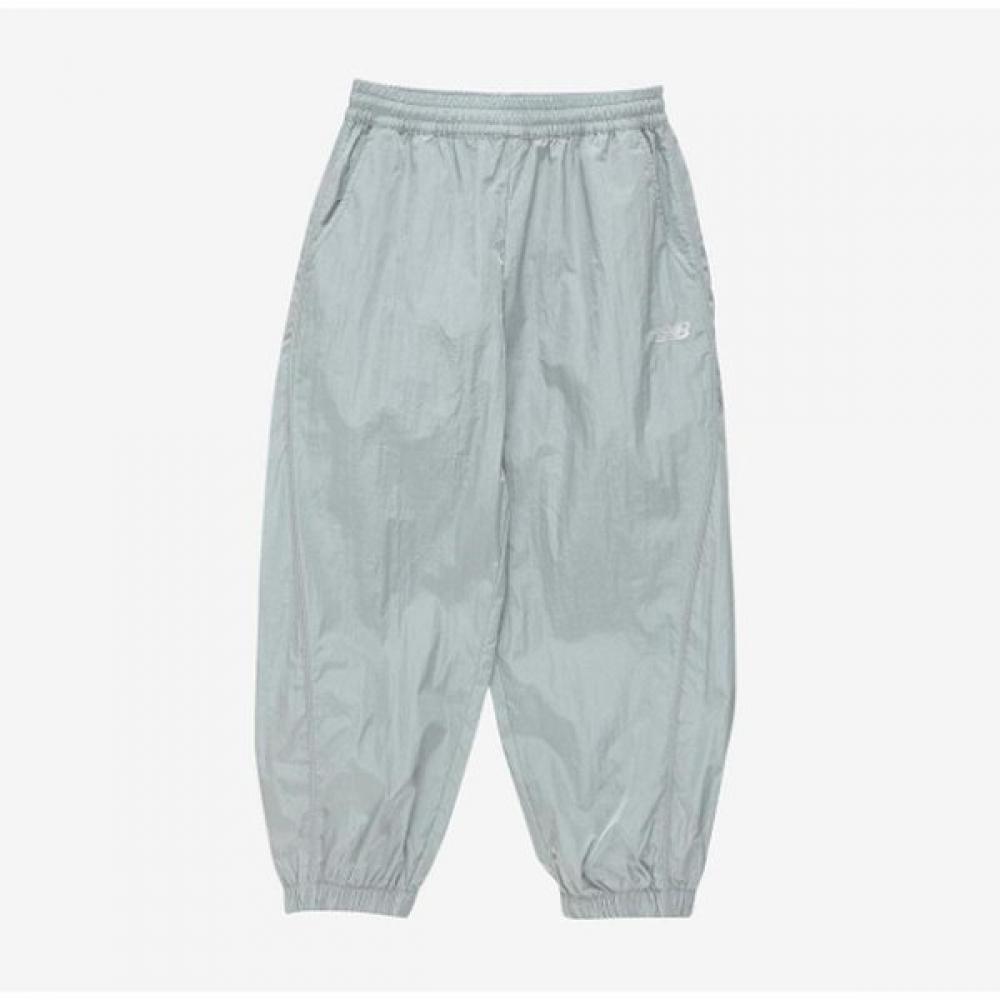 New Balance Kids Light Fabric Parasit Pants B1 Nk9lf2102u 16 19 1.NK9LF2102U 16 120
New Balance Kids Light Fabric Parasit Pants B1 Nk9lf2102u 16 19 1.NK9LF2102U 16 120
