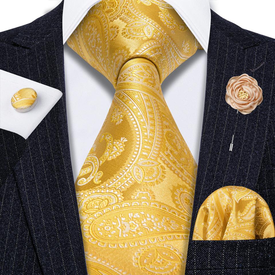 Мужская мода Necktie с Boutonniere Полосатый Плед Пейсли Шелковый галстук Хэнки запонки Дизайнер Установить
Мужская мода Necktie с Boutonniere Полосатый Плед Пейсли Шелковый галстук Хэнки запонки Дизайнер Установить