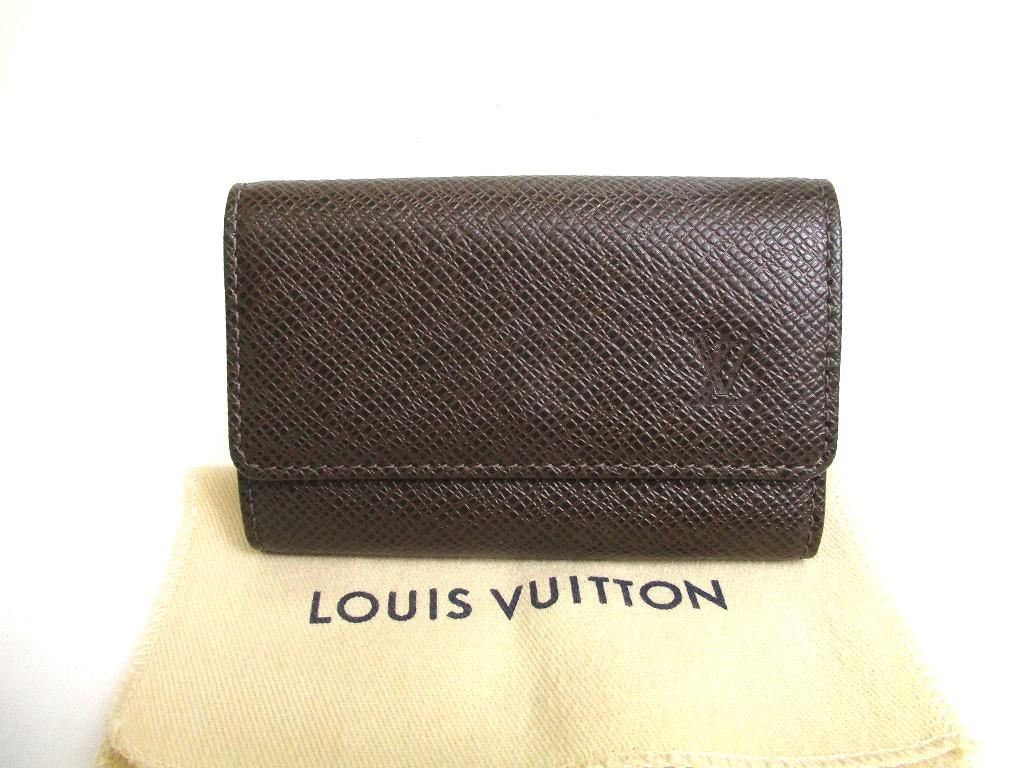 Authentic LOUIS VUITTON Dark Brown Taiga Leather Multicles 6 Key Cases #a650 Refurbished
Authentic LOUIS VUITTON Dark Brown Taiga Leather Multicles 6 Key Cases #a650 Refurbished