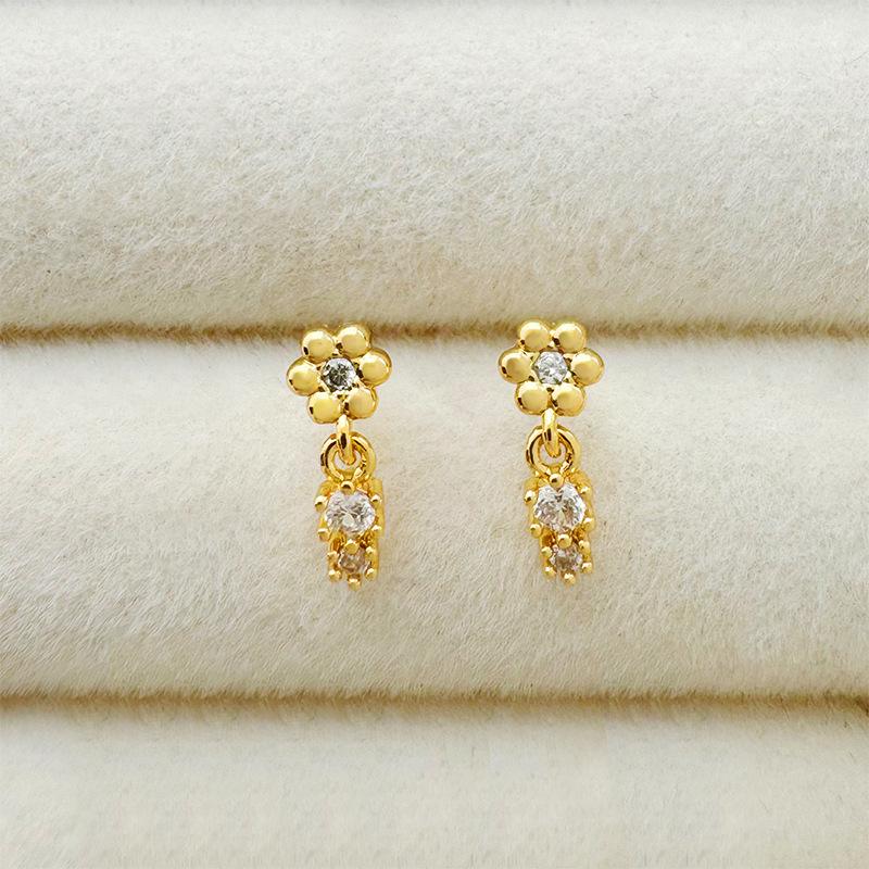 S925 Silver Eight-Pointed Star Zircon Stud Earrings - Minimalist Flower Design
S925 Silver Eight-Pointed Star Zircon Stud Earrings - Minimalist Flower Design