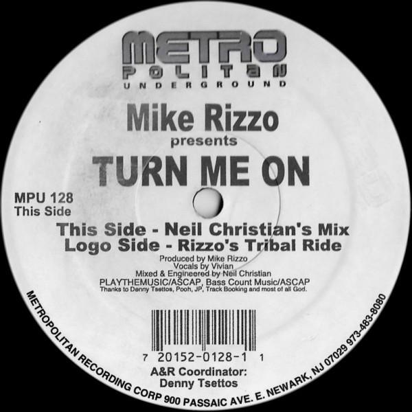 12inch Record MIKE RIZZO - Turn Me On MPU128 Metropolitan Un 2001 US Dance & Electronica Used
12inch Record MIKE RIZZO - Turn Me On MPU128 Metropolitan Un 2001 US Dance & Electronica Used