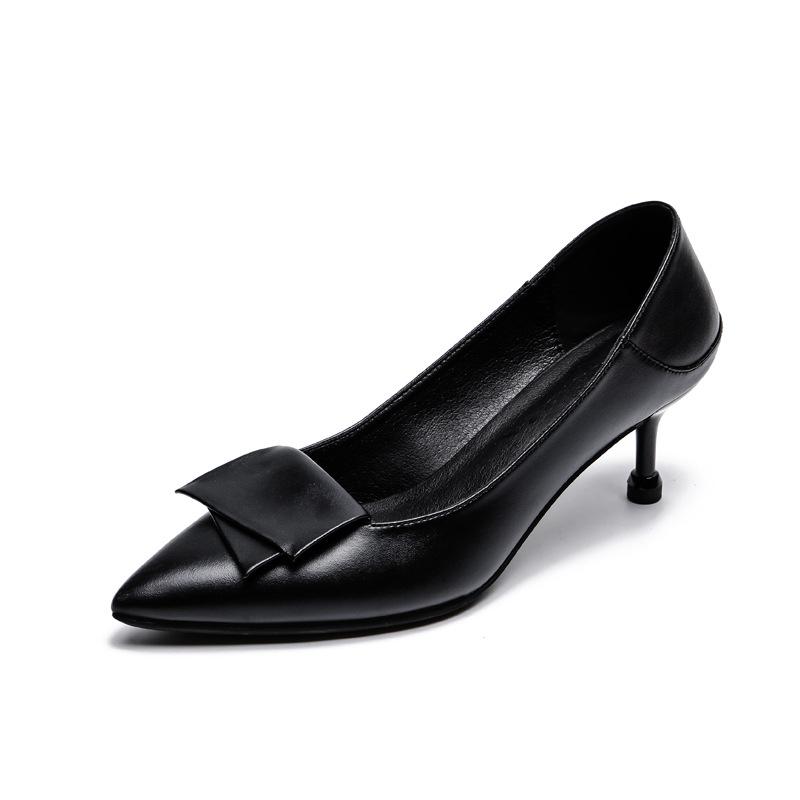 Черные туфли на высоком каблуке для женщин, маленькие высокие каблуки, зарубежный стиль, маленькие черные туфли, тонкие каблуки для работы, удобные мягкие кожаные рабочие туфли для отеля, 33 чёрный
Черные туфли на высоком каблуке для женщин, маленькие высокие каблуки, зарубежный стиль, маленькие черные туфли, тонкие каблуки для работы, удобные мягкие кожаные рабочие туфли для отеля, 33 чёрный