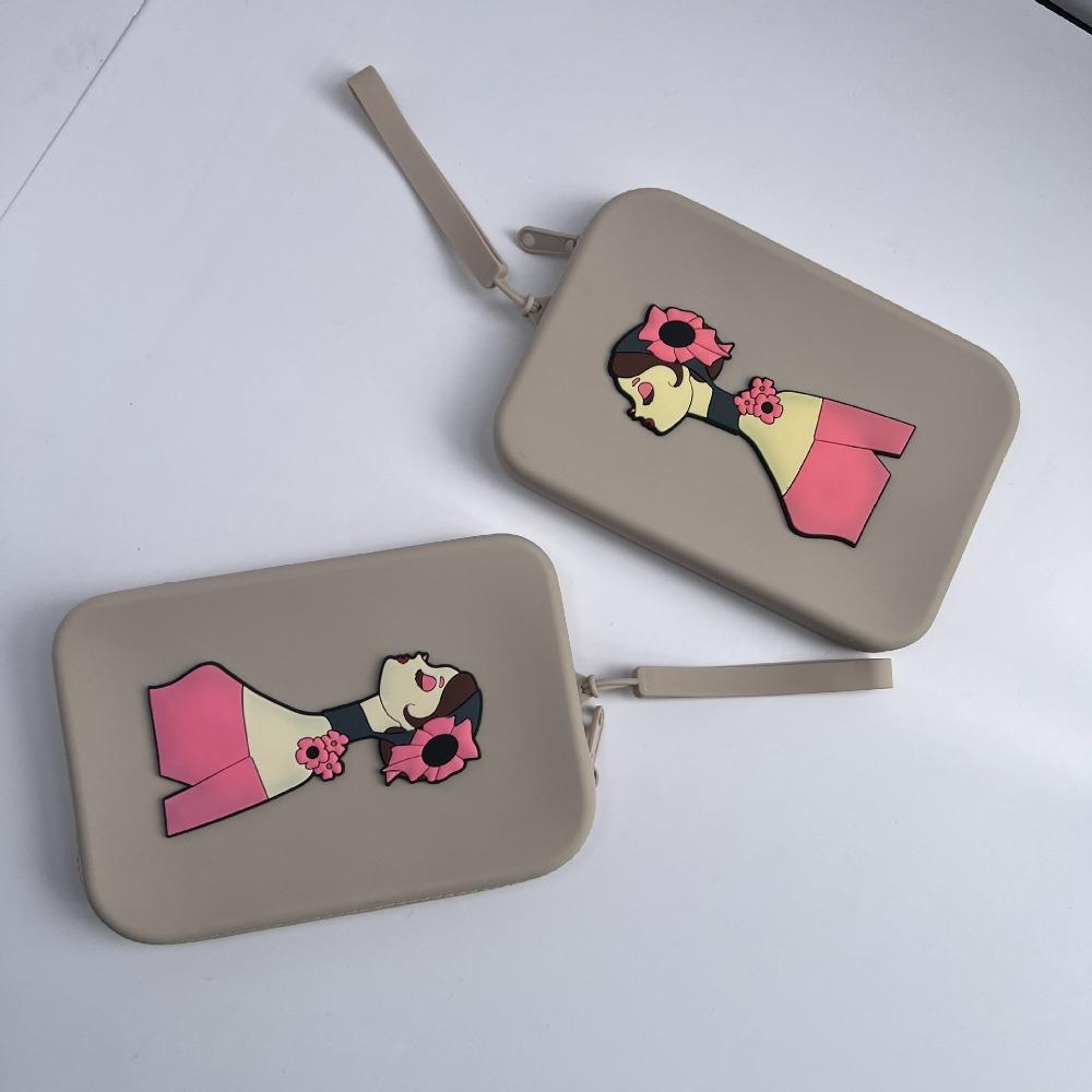 Cartoon Lipstick Cosmetic Bag Square Coin Purse Sunglasses Protective Cover Makeup Pouch Women чорний
Cartoon Lipstick Cosmetic Bag Square Coin Purse Sunglasses Protective Cover Makeup Pouch Women чорний