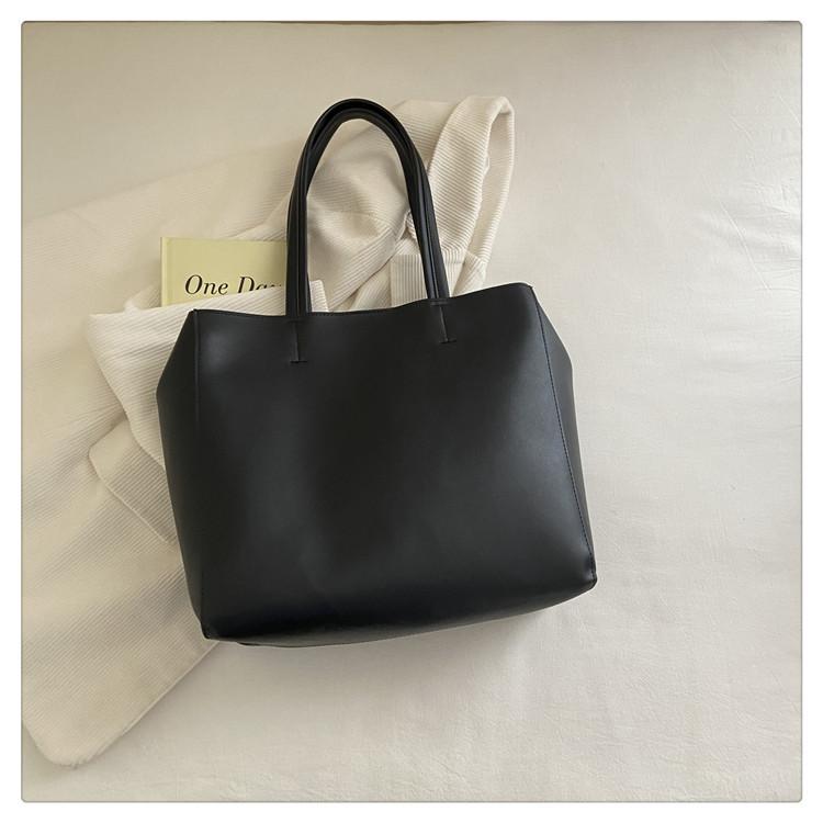 Европейский и американский стиль наплечная сумка 2025 новая трендовая портативная большая сумка женская мягкая кожа большая вместимость сумка-тоут минималистичная женская сумка чёрный
Европейский и американский стиль наплечная сумка 2025 новая трендовая портативная большая сумка женская мягкая кожа большая вместимость сумка-тоут минималистичная женская сумка чёрный