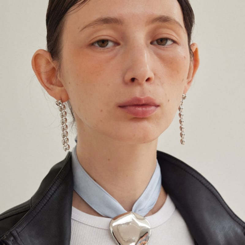 1064STUDIO шелковый платок с листьями N (нежно-голубой) baby blue
1064STUDIO шелковый платок с листьями N (нежно-голубой) baby blue