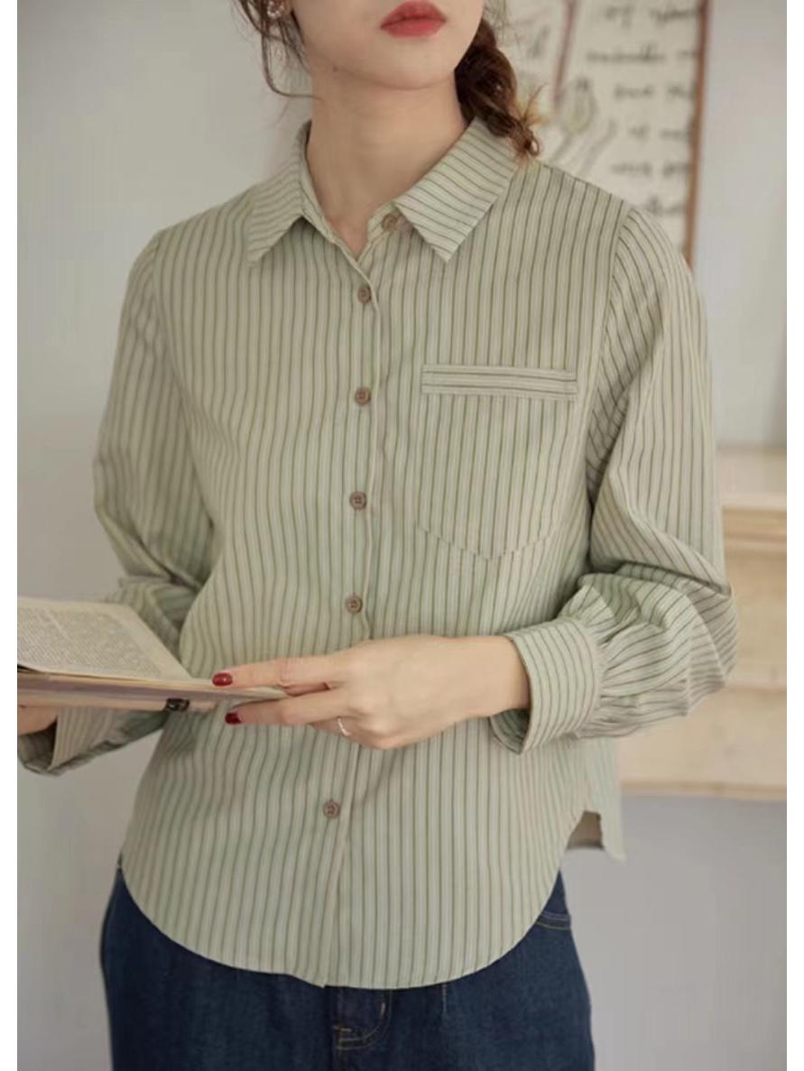 Женская рубашка в зеленую полоску с одним карманом и длинным рукавом с лацканами - коллекция Retro Casual Весна 2025 L
Женская рубашка в зеленую полоску с одним карманом и длинным рукавом с лацканами - коллекция Retro Casual Весна 2025 L