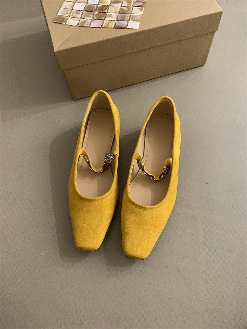 Temperament Mary Jane shoes women s spring word with square head retro single shoes thick heel suede commuter shoes 39 жёлтый
Temperament Mary Jane shoes women s spring word with square head retro single shoes thick heel suede commuter shoes 39 жёлтый