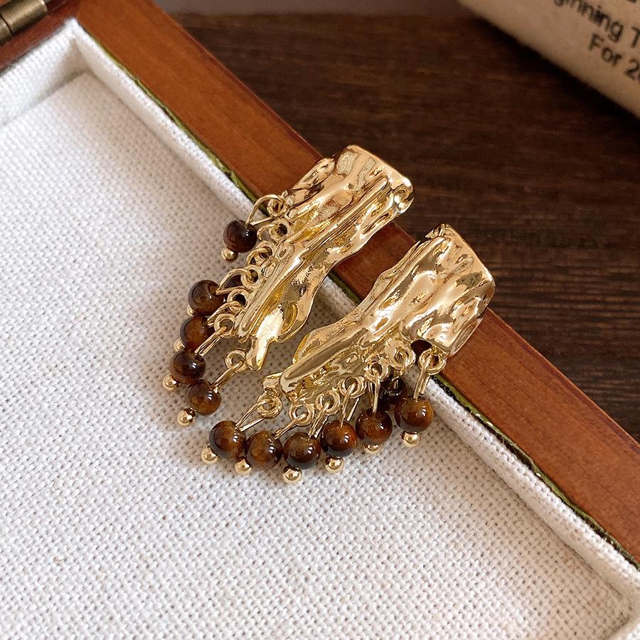 Silver needle pleated resin fringed earrings French retro elegant personality temperament earrings light luxury high-end earrings women
Silver needle pleated resin fringed earrings French retro elegant personality temperament earrings light luxury high-end earrings women