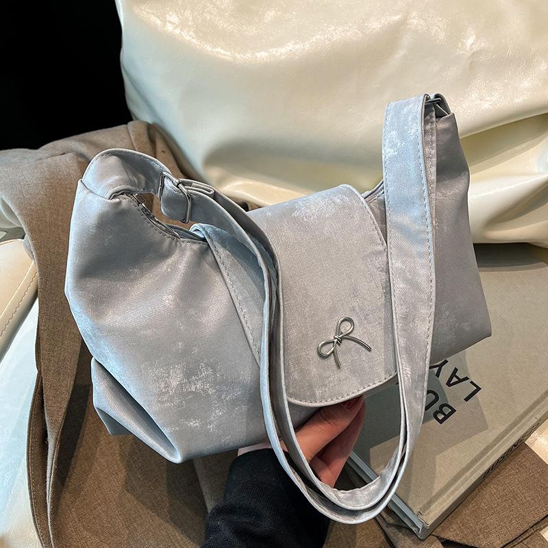 Niche Bag Женская новая модная сумка через плечо с цепочкой-бантом Большая вместимость Универсальный рюкзак-мешок
Niche Bag Женская новая модная сумка через плечо с цепочкой-бантом Большая вместимость Универсальный рюкзак-мешок