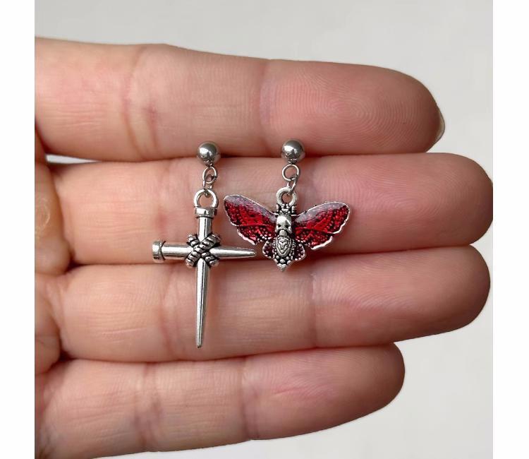 Punk Gothic Sliver Color Stainless Steel Cross Red Moth Skull Asymmetry Dangle Earrings for Women Hallowmas Party Jewelry Gifts красный
Punk Gothic Sliver Color Stainless Steel Cross Red Moth Skull Asymmetry Dangle Earrings for Women Hallowmas Party Jewelry Gifts красный