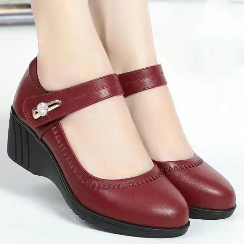 Высококачественная мягкая кожа, мягкая подошва, маленькие кожаные туфли, весна, новые, мягкая подошва, нескользящий каблук-танкетка, туфли средней высоты для пожилых 41 бордовый
Высококачественная мягкая кожа, мягкая подошва, маленькие кожаные туфли, весна, новые, мягкая подошва, нескользящий каблук-танкетка, туфли средней высоты для пожилых 41 бордовый