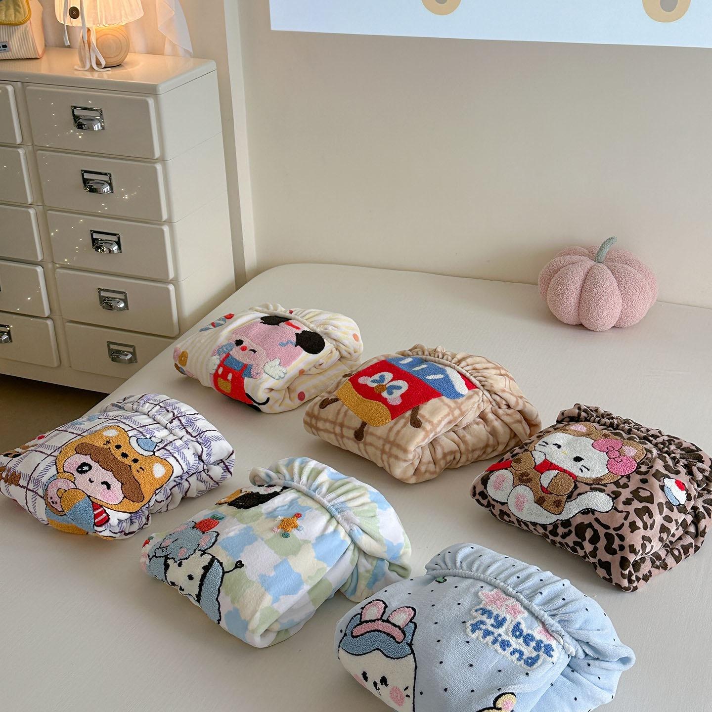 Thickened Milk Fleece Cartoon Towel Embroidered Mattress Three-Piece Set 180 * 200Cm Single Mattress + Pillowcase 150 * 200cm single mattress +2 * 2
Thickened Milk Fleece Cartoon Towel Embroidered Mattress Three-Piece Set 180 * 200Cm Single Mattress + Pillowcase 150 * 200cm single mattress +2 * 2