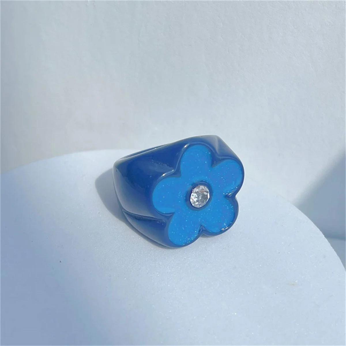 Y2k Classic Resin Punk Big Rings for Women Design Acrylic Irregular Vitality Vintage Flowers Finger Ring for Girls Charm Jewelry 7
Y2k Classic Resin Punk Big Rings for Women Design Acrylic Irregular Vitality Vintage Flowers Finger Ring for Girls Charm Jewelry 7