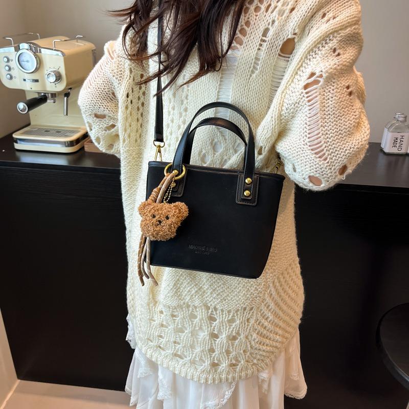 Модная ретро нишевая сумка высокого класса женская новая трендовая универсальная сумка-ведро на одно плечо сумка-мессенджер чёрный
Модная ретро нишевая сумка высокого класса женская новая трендовая универсальная сумка-ведро на одно плечо сумка-мессенджер чёрный