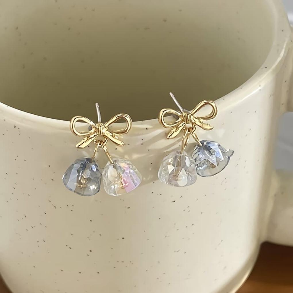 Women s Transparent Sculpture Ring Ring Bell Silver Needle Earrings
Women s Transparent Sculpture Ring Ring Bell Silver Needle Earrings