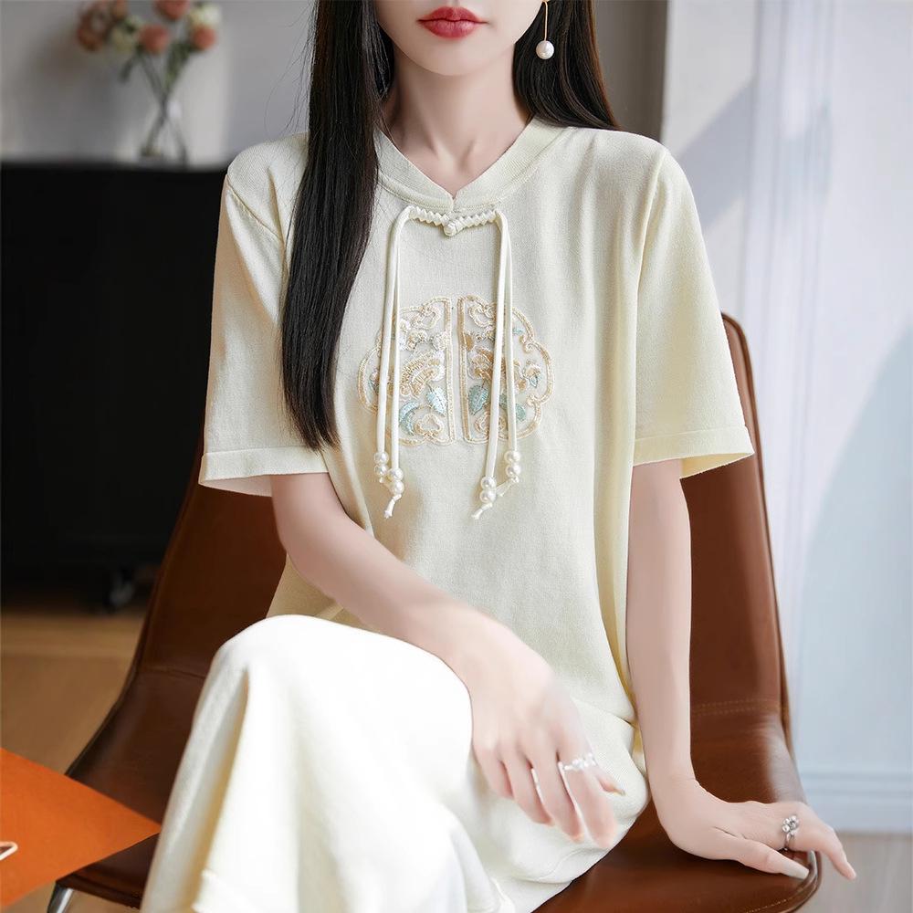 Chic V-neck Embroidered Knitted Short Sleeve Women s Top - Spring/Summer National Style M for 90-100 kg
Chic V-neck Embroidered Knitted Short Sleeve Women s Top - Spring/Summer National Style M for 90-100 kg