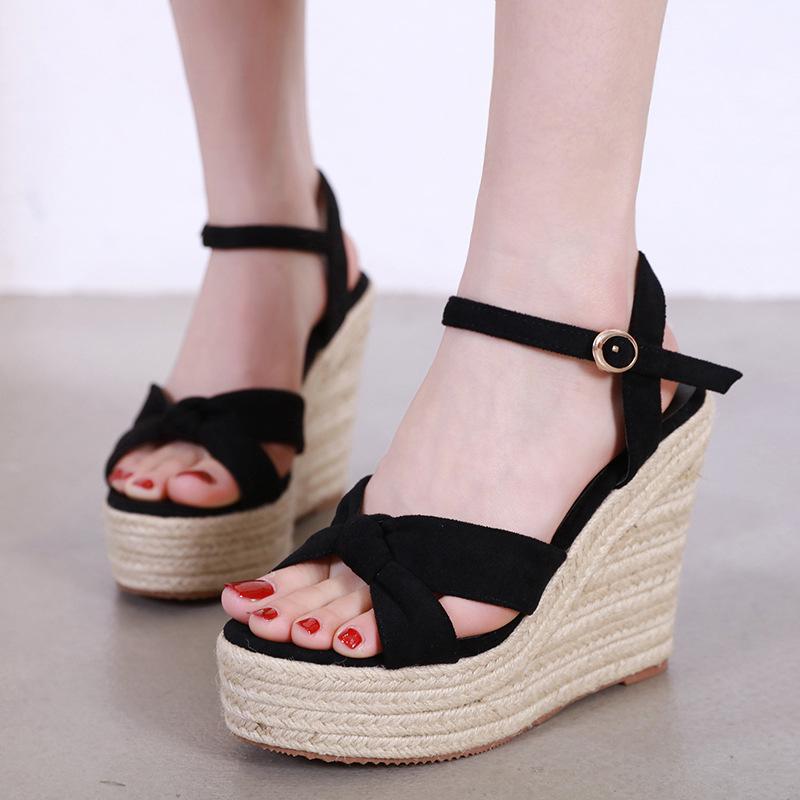 Upgraded PU sole high heels summer new 2025 waterproof table sandals women s muffin thick sole versatile 39 абрикосовий
Upgraded PU sole high heels summer new 2025 waterproof table sandals women s muffin thick sole versatile 39 абрикосовий