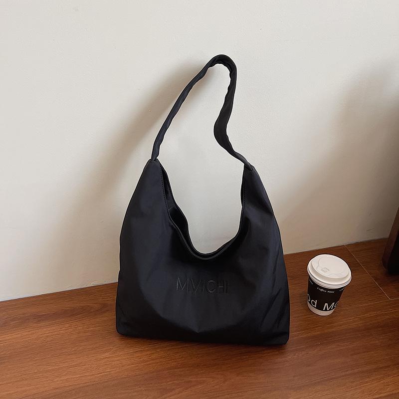 Повседневная большая сумка, новая сумка через плечо, женская сумка-тоут большой вместимости, студенческая сумка для поездок на занятия чёрный
Повседневная большая сумка, новая сумка через плечо, женская сумка-тоут большой вместимости, студенческая сумка для поездок на занятия чёрный