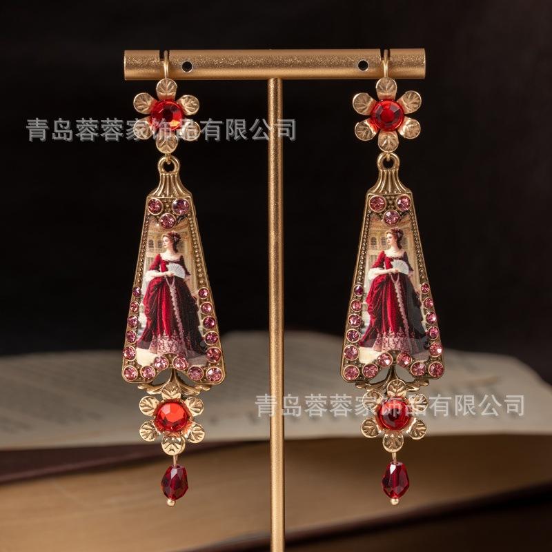 Middle Aged Earrings High-end Palace Style Flowers Elegant Temperament Feminine Personality Light Luxury Heavy Industry Glazed
Middle Aged Earrings High-end Palace Style Flowers Elegant Temperament Feminine Personality Light Luxury Heavy Industry Glazed