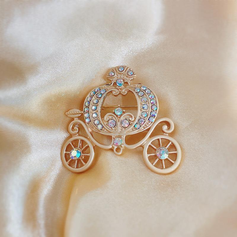 SKEDS Creative New Women Girls Elegant Crystal Heavy Industry Castle Brooch Pin Fashion Exquisite Lady Rhinestone Badges
SKEDS Creative New Women Girls Elegant Crystal Heavy Industry Castle Brooch Pin Fashion Exquisite Lady Rhinestone Badges