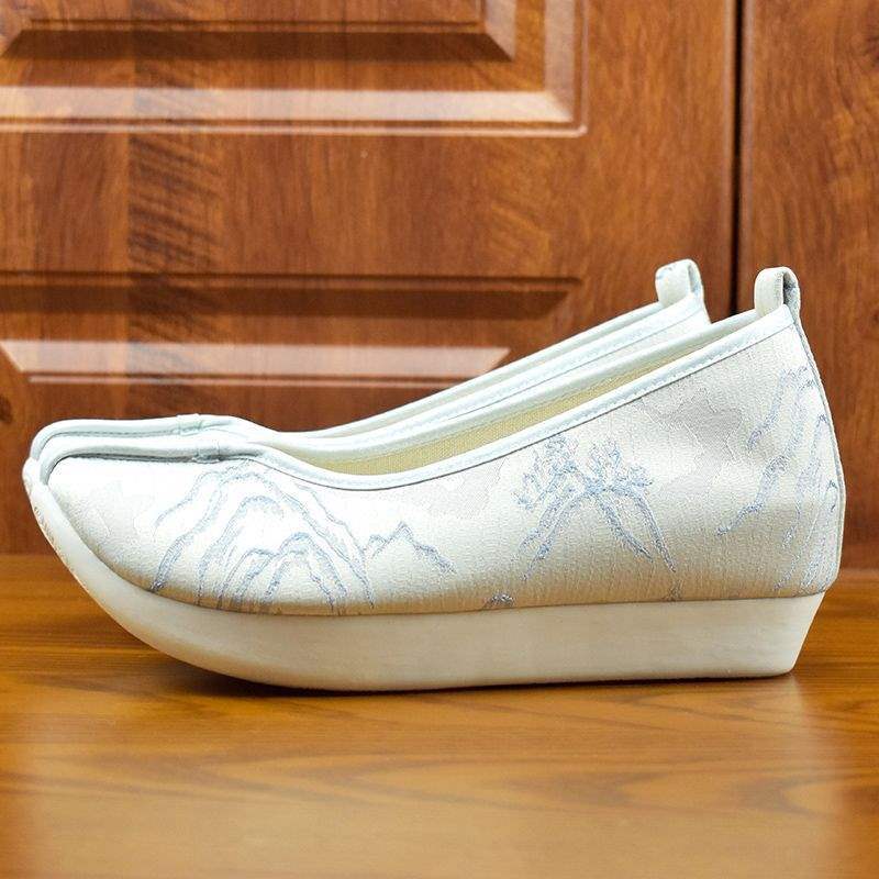 Hanfu Ming-made shoes with increased inner height Ancient style Dengyun shoes Cloth shoes Platform soles New embroidered shoes Ancient clothing Orig 40 Yao Yun one tendon
Hanfu Ming-made shoes with increased inner height Ancient style Dengyun shoes Cloth shoes Platform soles New embroidered shoes Ancient clothing Orig 40 Yao Yun one tendon