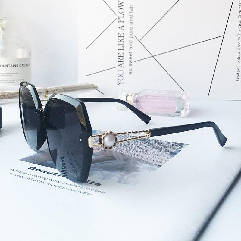 Pearl Polarized Sunglasses Fashionable And Elegant Sunglasses Driving Uv Protection Sunglasses Uv400 Light Luxury
Pearl Polarized Sunglasses Fashionable And Elegant Sunglasses Driving Uv Protection Sunglasses Uv400 Light Luxury