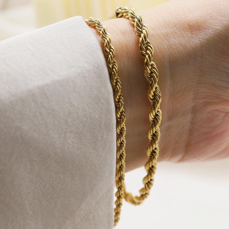 European & American Minimalist Cable Chain Stainless Steel Bracelet – Fine Texture Women s Jewelry for Summer
European & American Minimalist Cable Chain Stainless Steel Bracelet – Fine Texture Women s Jewelry for Summer
