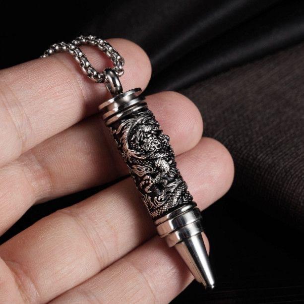 A vintage titanium steel dragon patterned bullet necklace pendant for men, suitable for daily wear
A vintage titanium steel dragon patterned bullet necklace pendant for men, suitable for daily wear