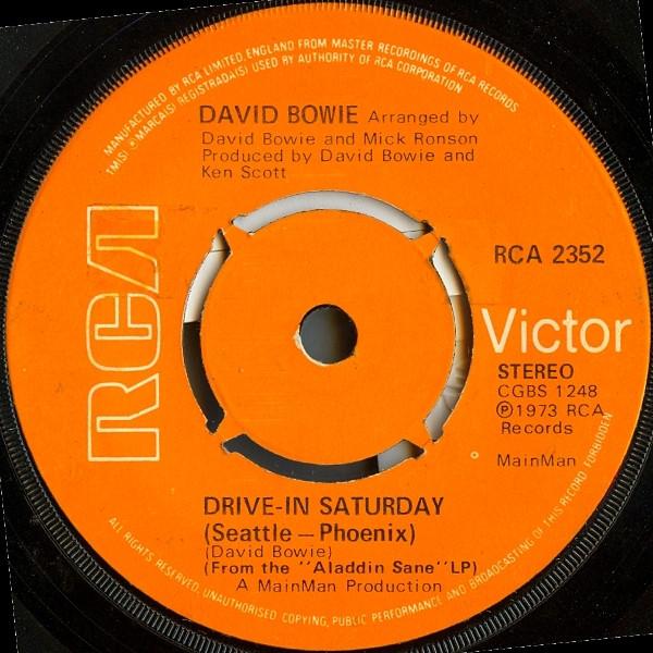 7-дюймовая пластинка ДЭВИД БОУИ - Drive-In Saturday RCA2352 RCA Victor 1973 Великобритания Рок Б/У
7-дюймовая пластинка ДЭВИД БОУИ - Drive-In Saturday RCA2352 RCA Victor 1973 Великобритания Рок Б/У