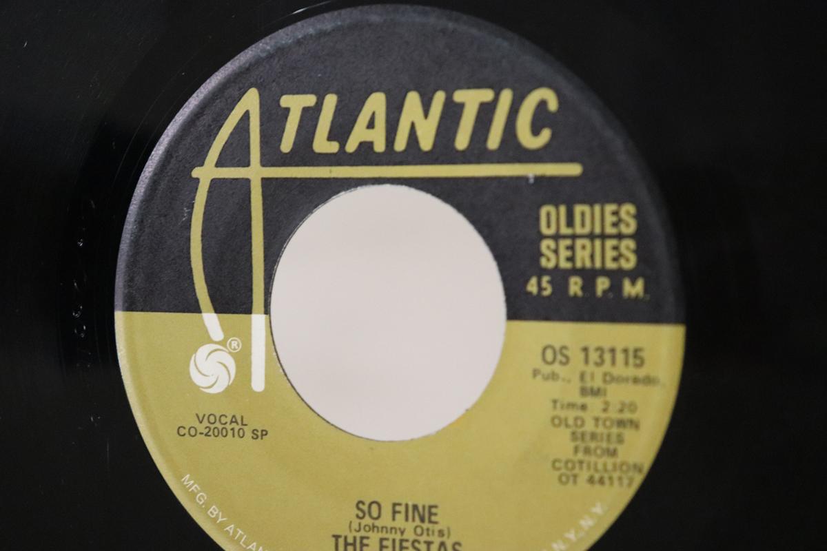 7inch Record FIESTAS / ROBERT & JOHNNY - So Fine / We Belong Together OS13115 Atlantic US Soul/Funk Used
7inch Record FIESTAS / ROBERT & JOHNNY - So Fine / We Belong Together OS13115 Atlantic US Soul/Funk Used